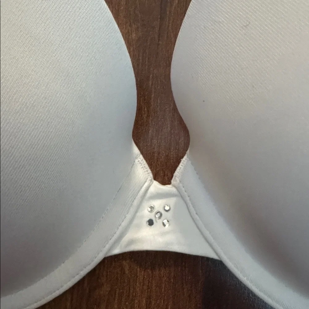 Ambrielle Ivory White Underwire Push Up Women's Bra Size 38D